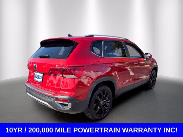 Used 2023 Volkswagen Taos SE w/ Panoramic Sunroof Package FWD image 5