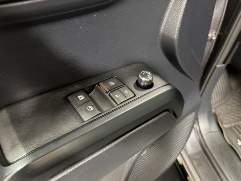 Used 2017 Toyota Tacoma SR image 20