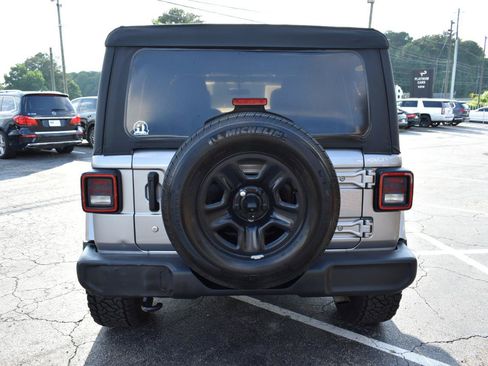 Used 2018 Jeep Wrangler Unlimited Sport AWD/4WD image 7