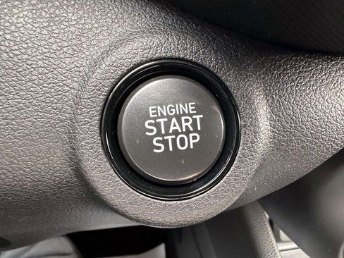 Used 2022 Hyundai Venue Limited FWD image 19