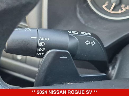 Used 2024 Nissan Rogue SV AWD/4WD image 25