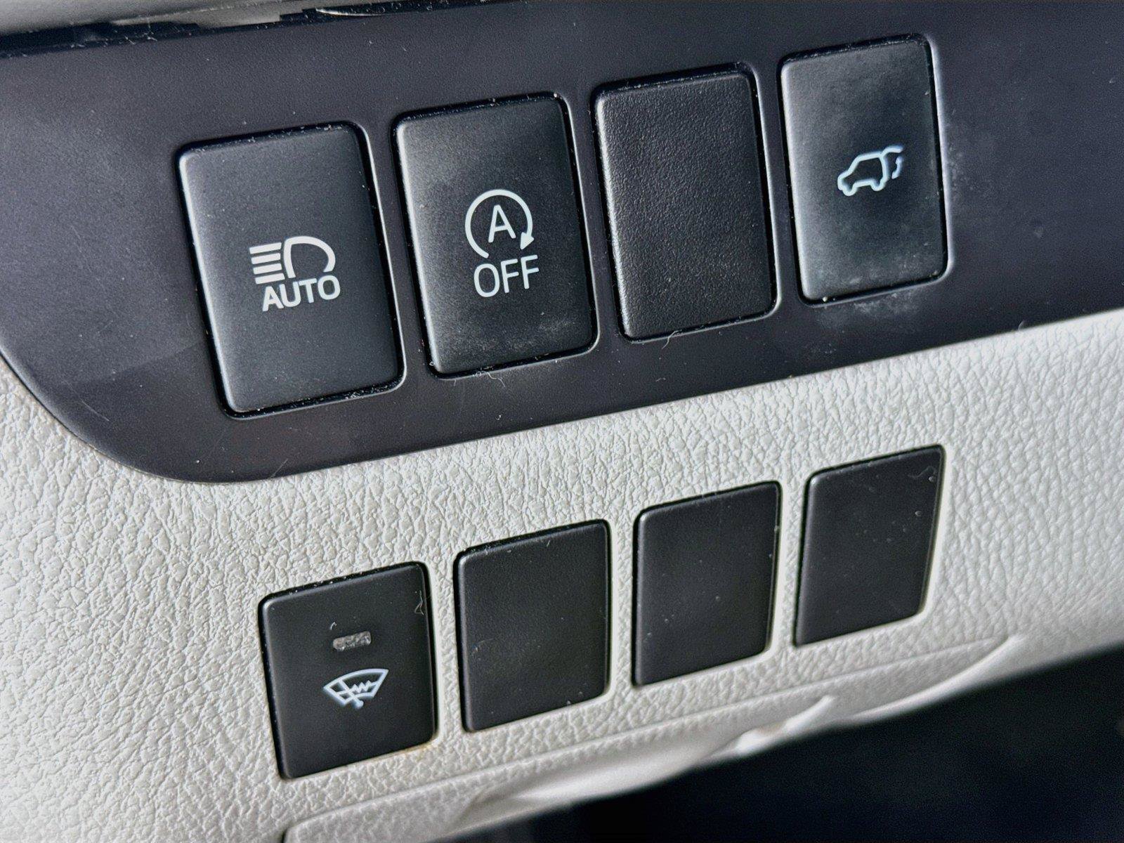 Used 2017 Toyota Highlander XLE AWD/4WD image 13