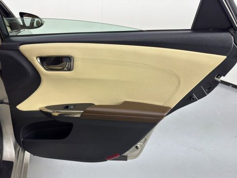 Used 2013 Toyota Avalon XLE image 36