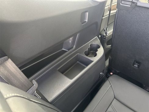 New 2026 Volkswagen Atlas SE image 30