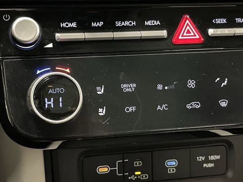 Used 2025 Hyundai Tucson Limited image 8