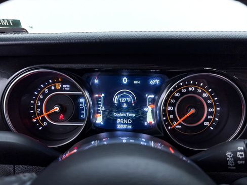 Used 2019 Jeep Wrangler Unlimited Sahara image 29