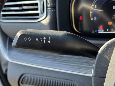 Used 2024 Jeep Wagoneer Series II image 12