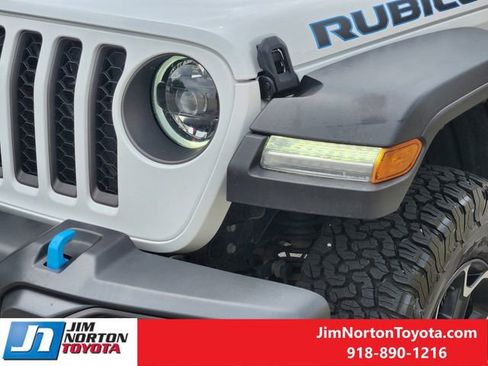 Used 2023 Jeep Wrangler Unlimited Rubicon 4xe w/ Cold Weather Group AWD/4WD image 11