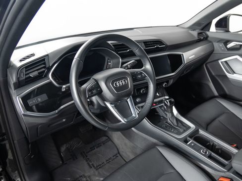 Used 2020 Audi Q3 2.0T Premium Plus w/ Premium Plus Package image 13