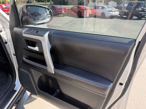 Used 2018 Toyota 4Runner SR5 RWD image 20