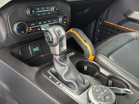 Used 2023 Ford Bronco Badlands image 26