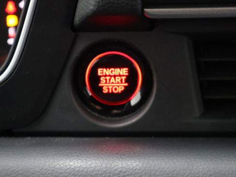 Certified 2025 Honda Pilot Black Edition image 27