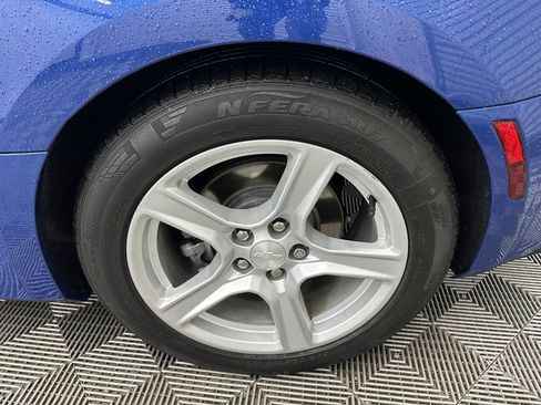 Used 2020 Chevrolet Camaro LT RWD image 17
