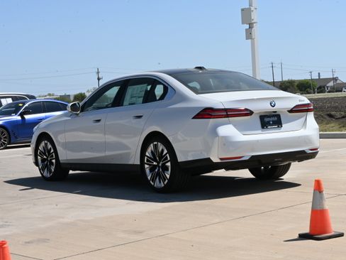 New 2026 BMW 530i w/ Executive Package RWD image 5
