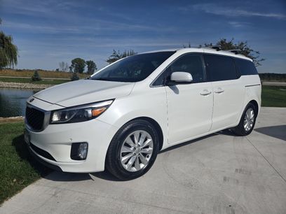 Used 2017 Kia Sedona EX
