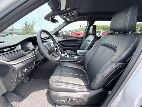 New 2026 Jeep Grand Cherokee L Limited RWD image 22