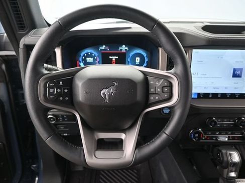 Used 2025 Ford Bronco Outer Banks AWD/4WD image 6