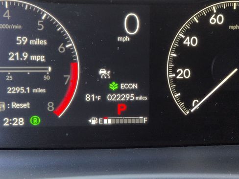 Used 2025 Honda Pilot Touring image 21