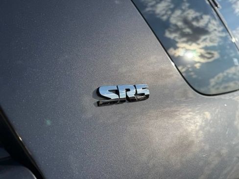 Used 2016 Toyota 4Runner SR5 AWD/4WD image 11