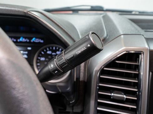 Used 2018 Ford F250 XLT w/ XLT Premium Package image 28