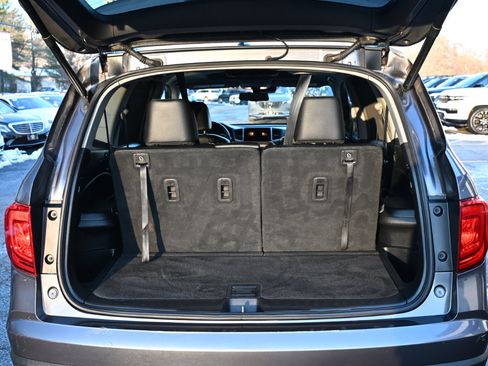 Used 2017 Honda Pilot Touring image 32