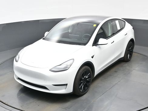 Used 2021 Tesla Model Y 2WD image 32