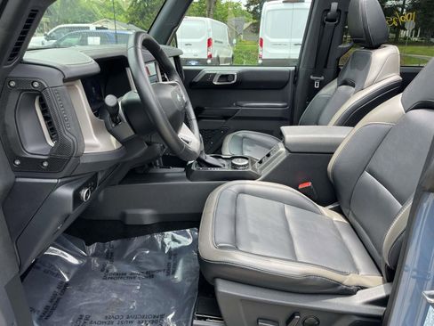 Used 2025 Ford Bronco Outer Banks AWD/4WD image 14