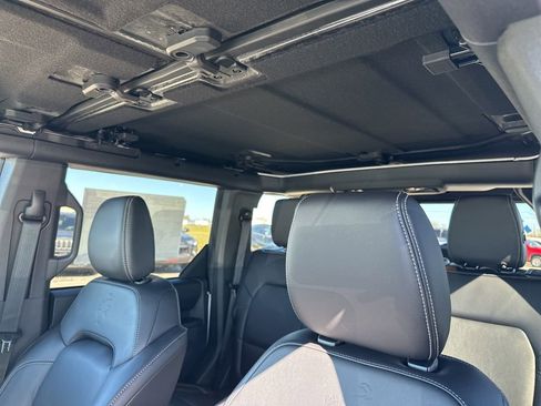New 2025 Ford Bronco Outer Banks AWD/4WD image 13