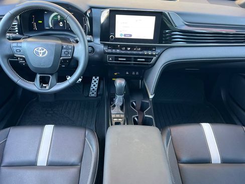 Certified 2025 Toyota Camry SE FWD image 15