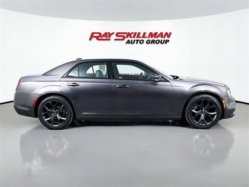 Used 2022 Chrysler 300 S image 8