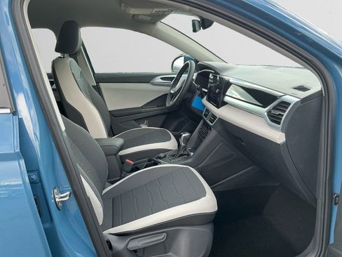 New 2025 Volkswagen Taos SE image 15