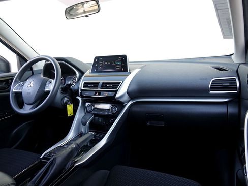 Used 2020 Mitsubishi Eclipse Cross LE image 7