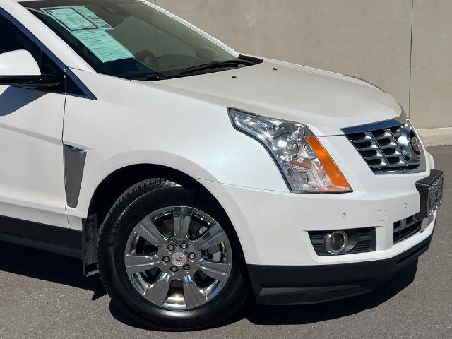 Used 2015 Cadillac SRX Luxury w/ Driver Awareness Package FWD image 2