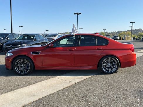 Used 2013 BMW M5 RWD image 12
