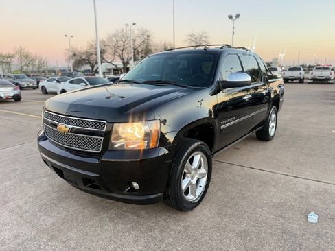 Used 2012 Chevrolet Avalanche LTZ image 1