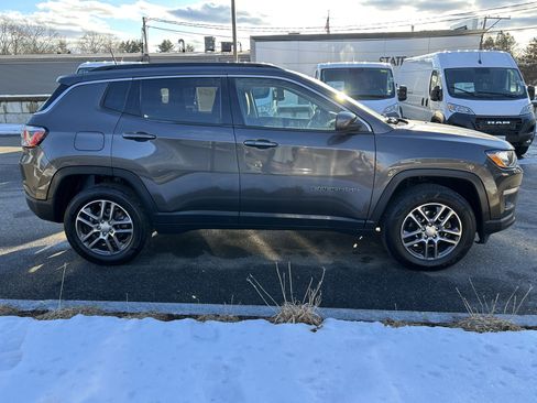 Used 2020 Jeep Compass Latitude AWD/4WD image 13