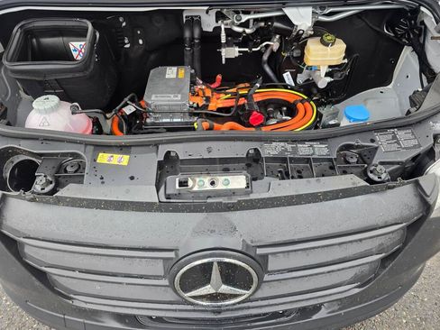 New 2025 Mercedes-Benz eSprinter 170 Cargo image 12
