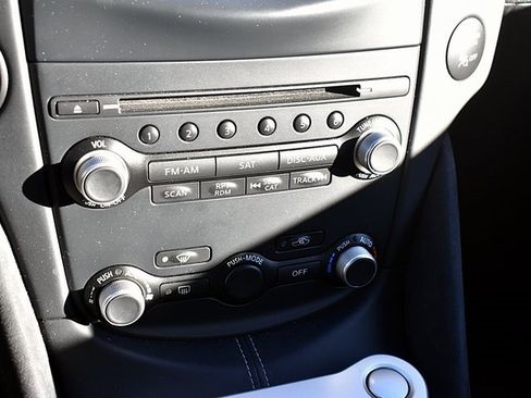 Used 2019 Nissan 370Z Touring image 31