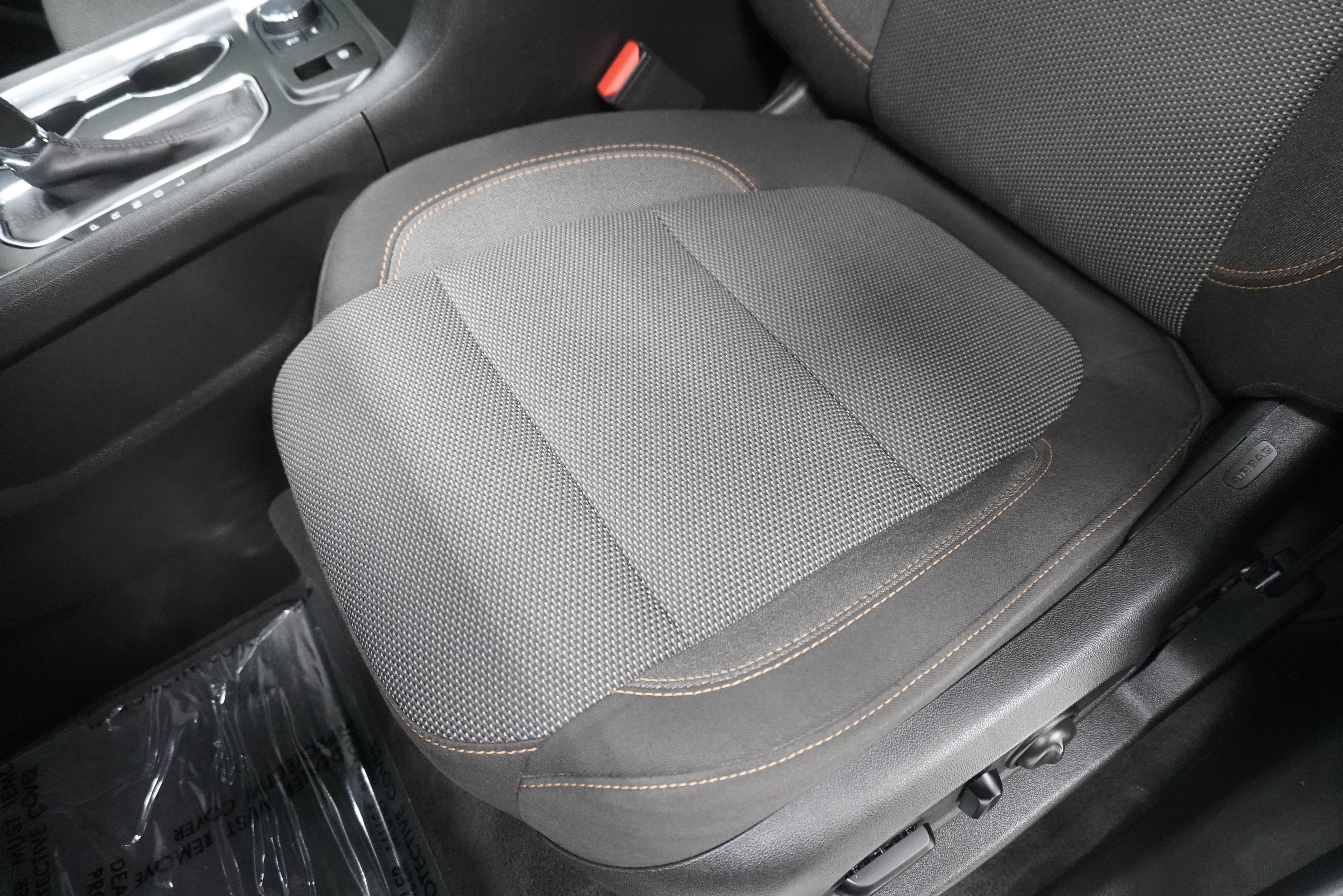 Used 2020 Chevrolet Traverse LT FWD image 11