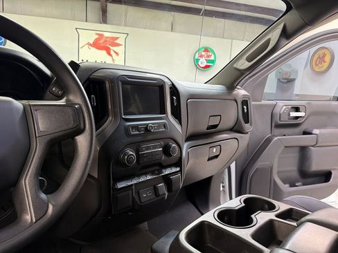 Used 2021 Chevrolet Silverado 1500 Custom RWD image 27