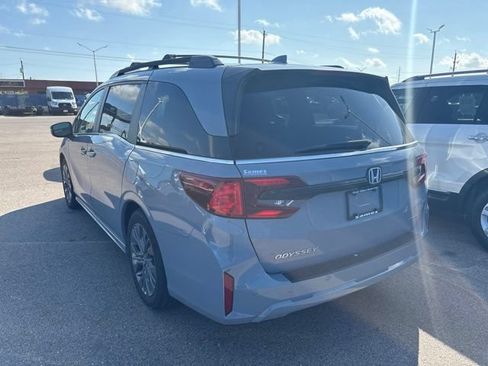 Used 2025 Honda Odyssey Touring image 9