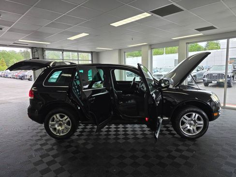Used 2004 Volkswagen Touareg V8 AWD/4WD image 17