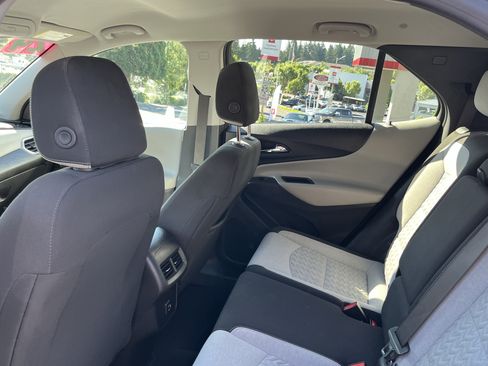 Used 2024 Chevrolet Equinox LT FWD image 13
