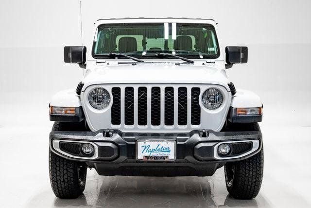 Certified 2023 Jeep Gladiator Sport AWD/4WD image 4