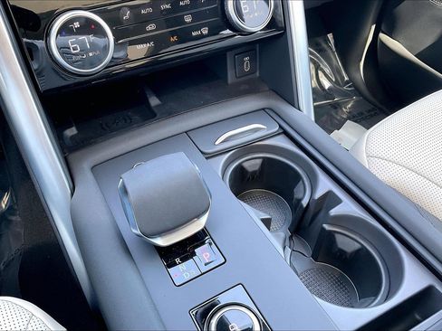 New 2026 Land Rover Discovery S AWD/4WD image 26