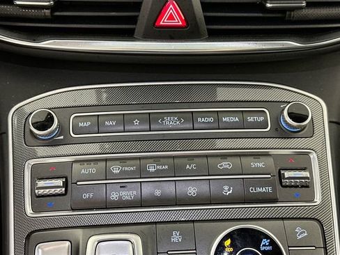 Used 2022 Hyundai Santa Fe Limited AWD/4WD image 15
