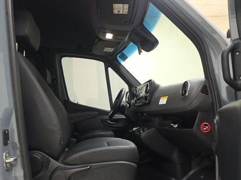 Used 2024 Mercedes-Benz Sprinter 2500 w/ Parking Package image 15