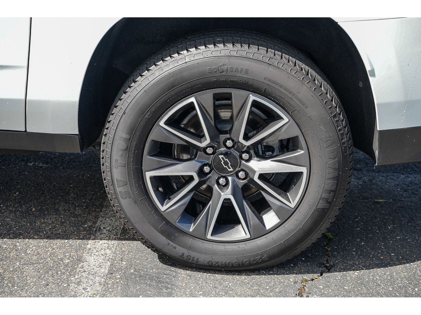 Used 2023 Chevrolet Suburban Z71 AWD/4WD image 9