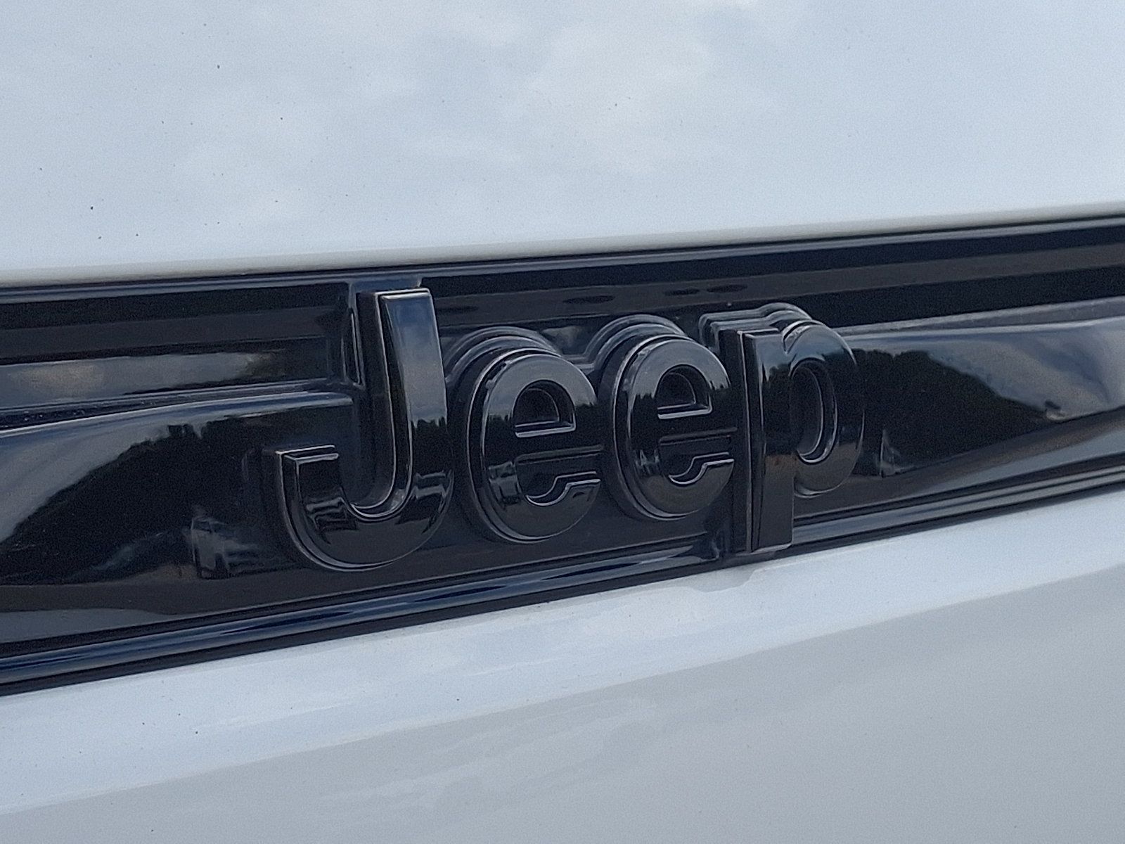 Used 2023 Jeep Grand Cherokee Altitude AWD/4WD image 29