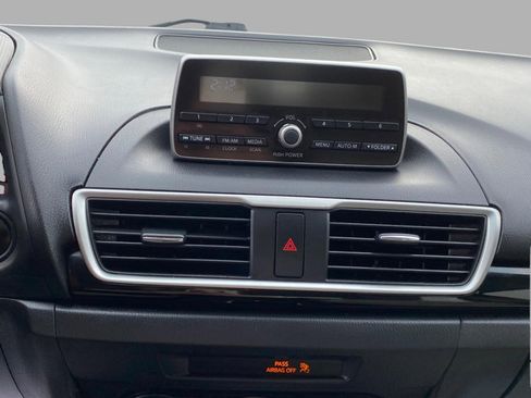 Used 2014 MAZDA MAZDA3 i SV image 23